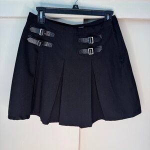 Hot Topic‎ Pleated Mini Skirt size M Black Buckle Punk Grunge Emo Kilt Style 🖤